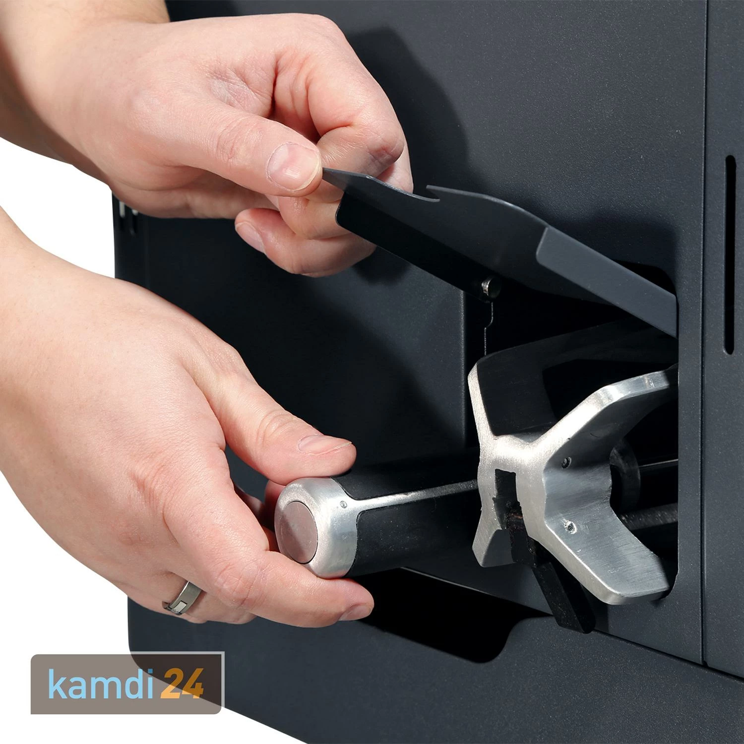 Everdure FUSION™ Holzkohlegrill 12 Everdure FUSION™ Holzkohlegrill – Bild 10