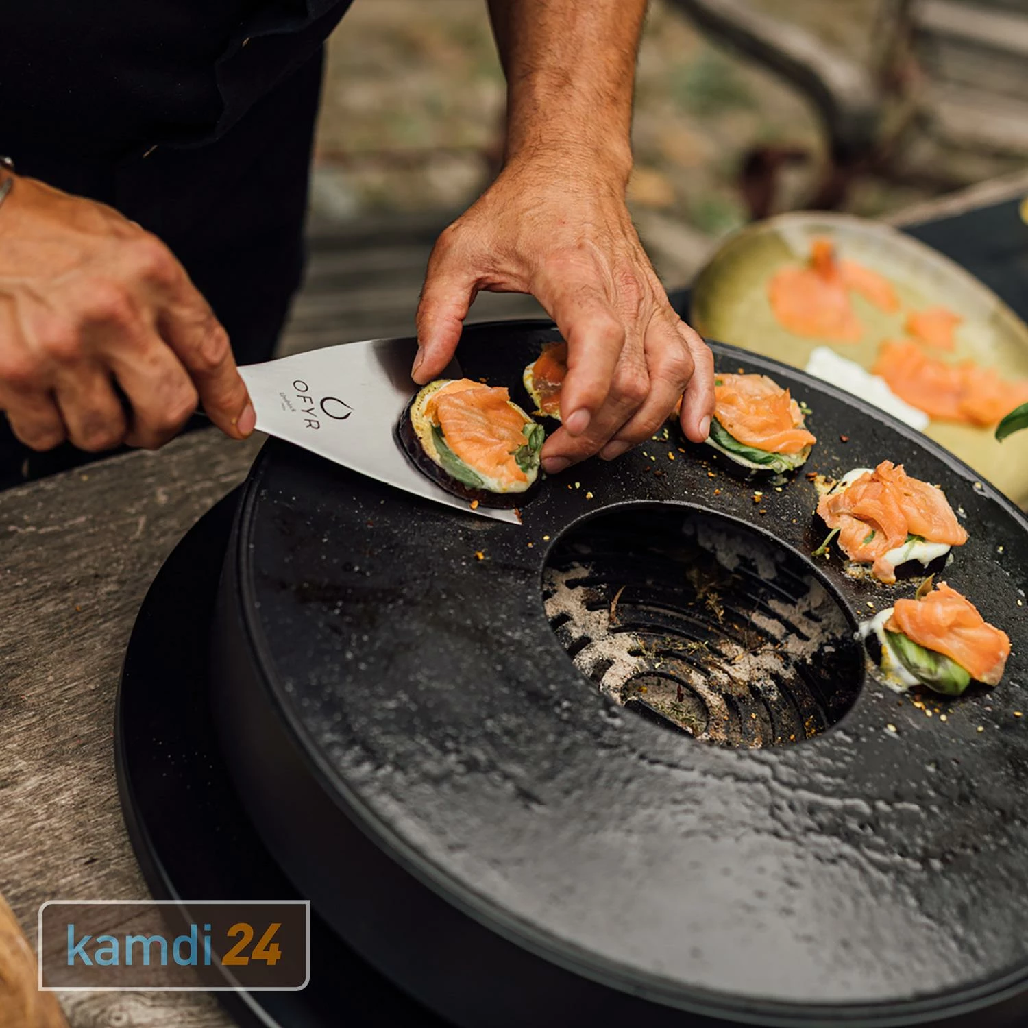 OFYR Tabl'O Tischgrill Stahl Schwarz - Starterset 9 OFYR Tabl'O Tischgrill Stahl Schwarz - Starterset – Bild 7